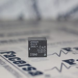 RELE G5LE-14 DC24 OMRON (24VDC 5 PINES)